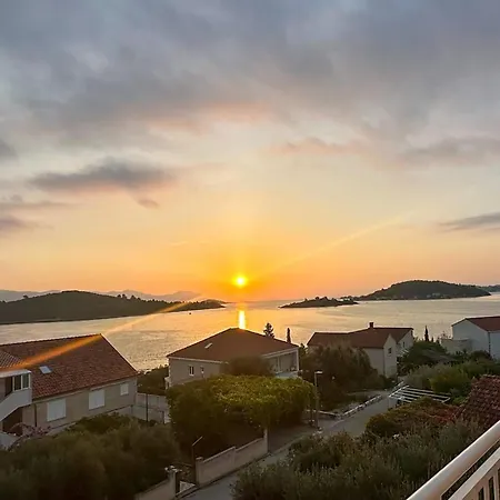 Appartamento In Lumbarda With Sea View *