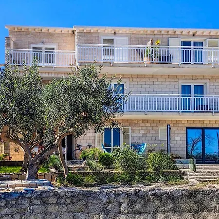 Apartman In Lumbarda With Sea View
